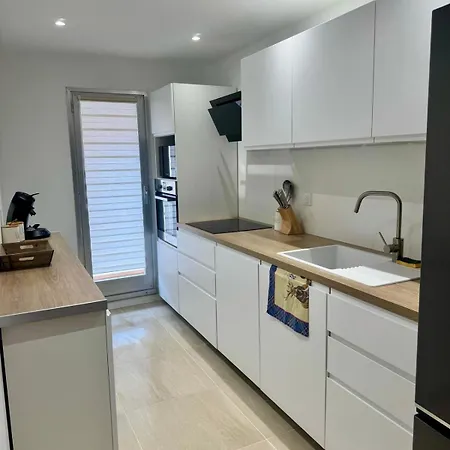 Apartment Trois-pieces Proche
