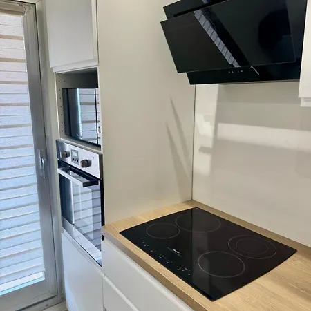 Trois-pieces Proche Vallauris