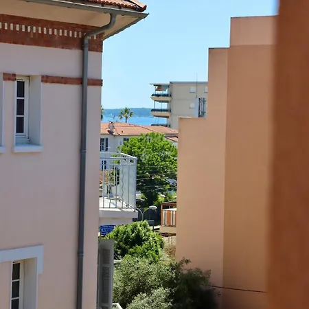 Trois-pieces Proche Apartamento Vallauris
